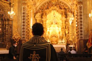 Aprenda a Oração de Santo Tomás de Aquino para antes da Santa Missa